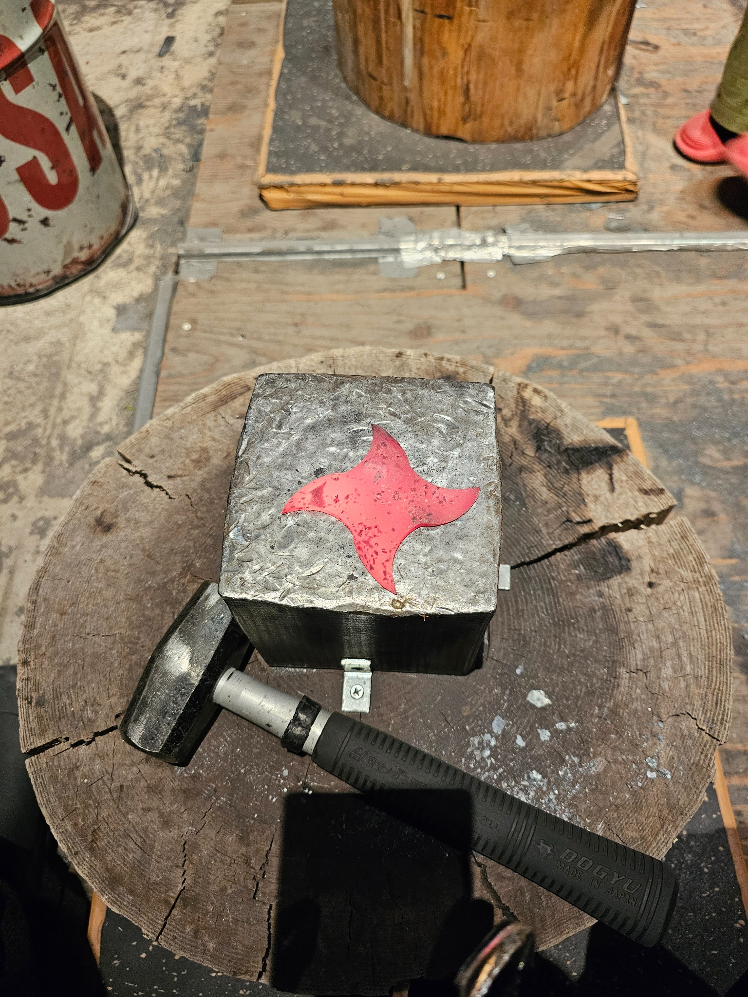 Target block with red shuriken.